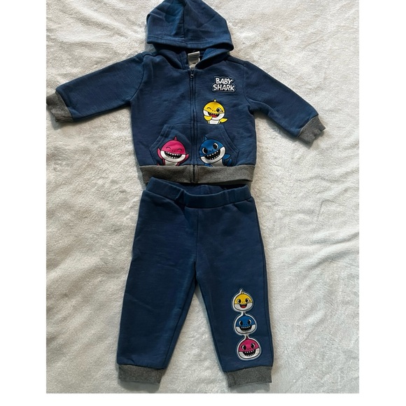 Baby Shark Matching Set - Picture 1 of 5